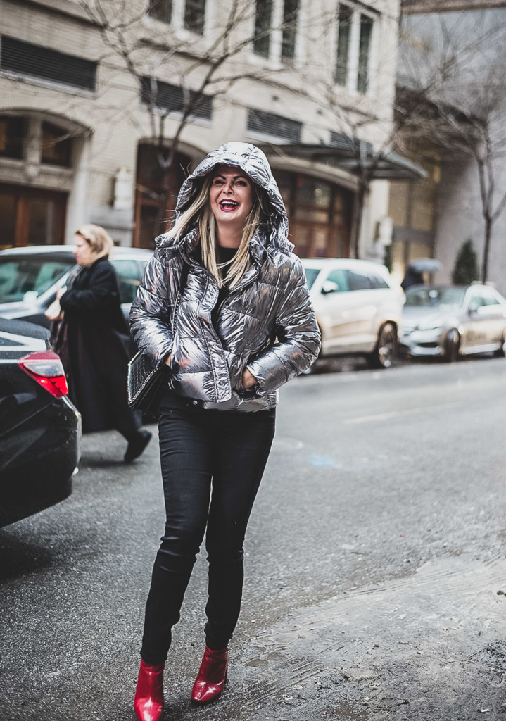 How to Wear Silver Puffer Jacket - Glamourim